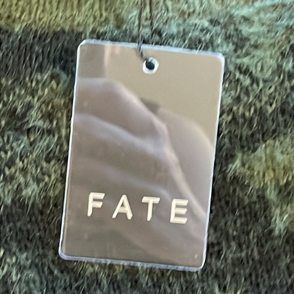 Fate DailyLook Women’s Sweater Small Green Camo Mock Neck Fuzzy Contemporary - Picture 13 of 17